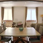 Loft Surdo شقة